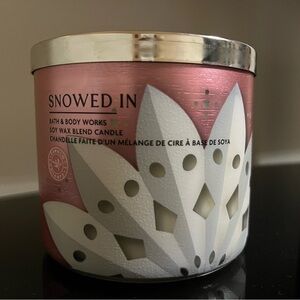 Bath and Body Works Snowed In Candle